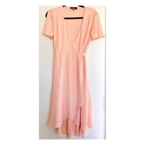 Lulus Dresses & Skirts - Beautiful Peach Wrap Dress